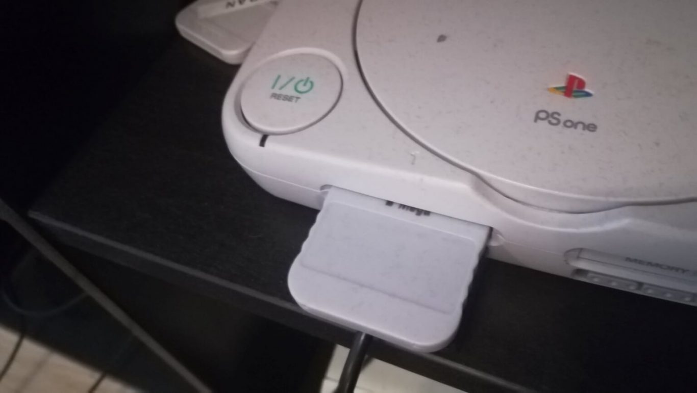 PSOne controller plugged